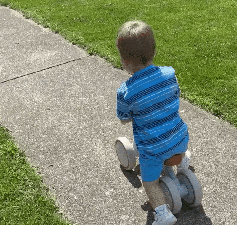 Vélo d'équilibre 4 roues pour enfant dès 1 an